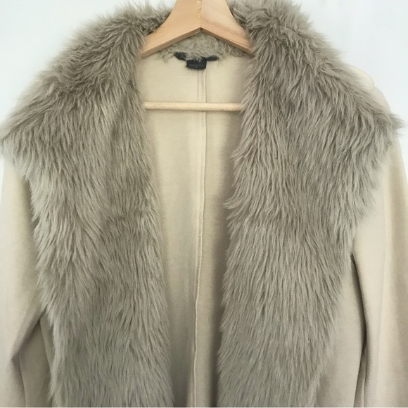 ARMANI EXCHANGE Women's Cream Cardigan Faix Fur Collar Size S - Picture 3 of 3